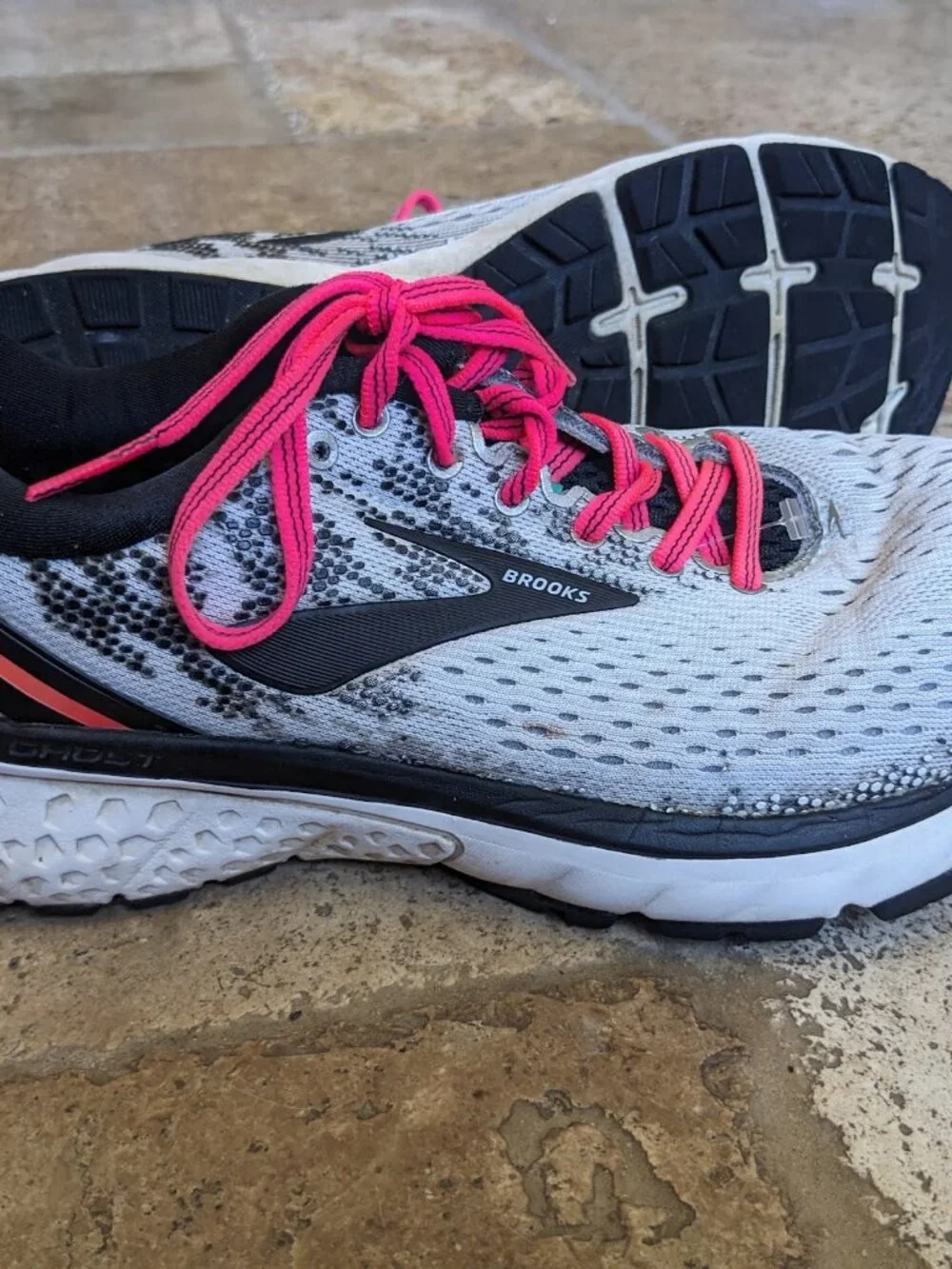 Brooks Women’s Ghost 11 1202771B192 Pink Gray Running Shoes SIZE 9